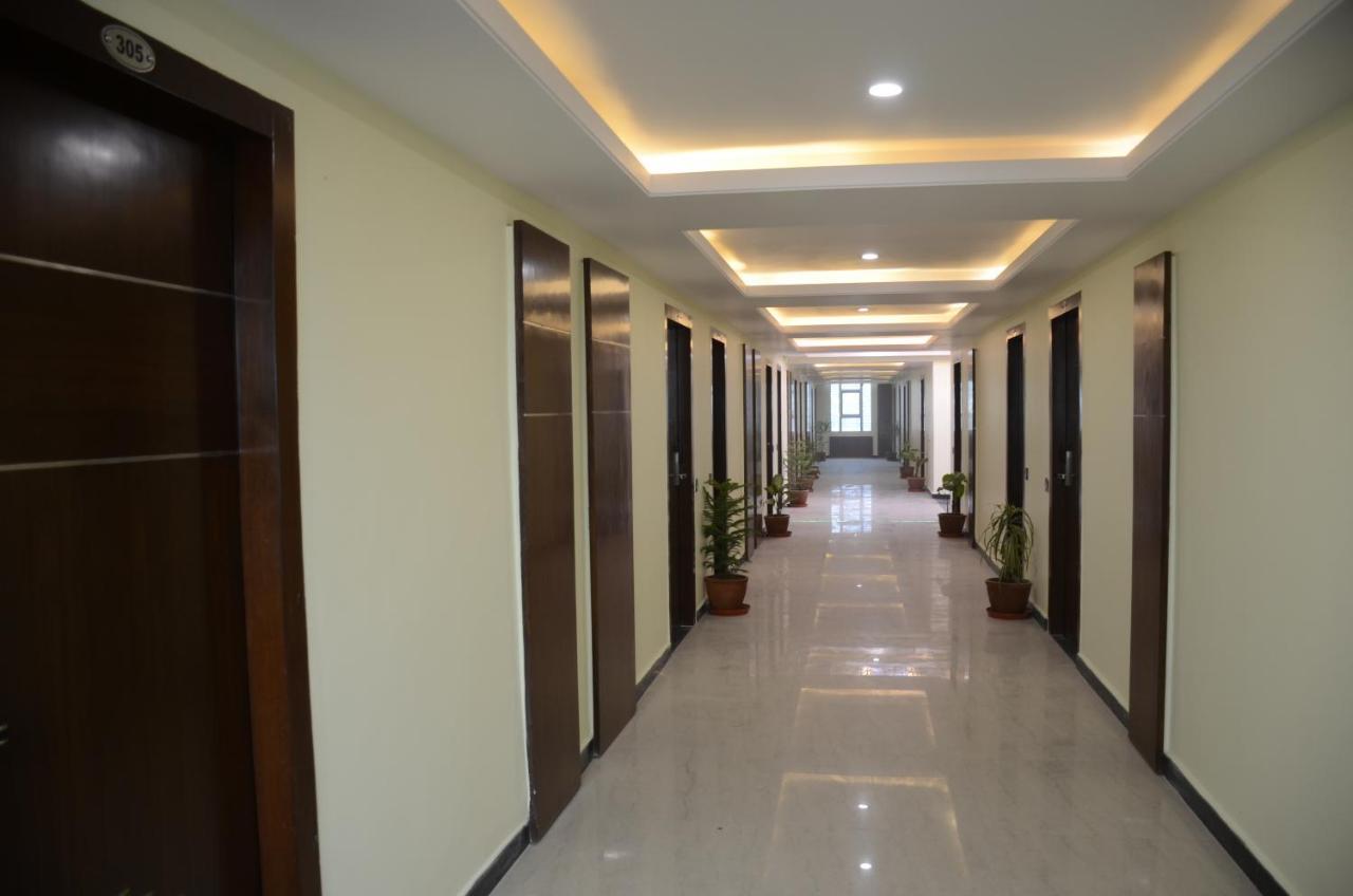 Puja Residency Hotel Varanasi Exterior foto