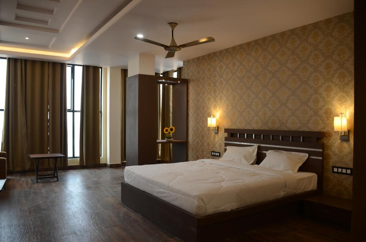 Puja Residency Hotel Varanasi Exterior foto