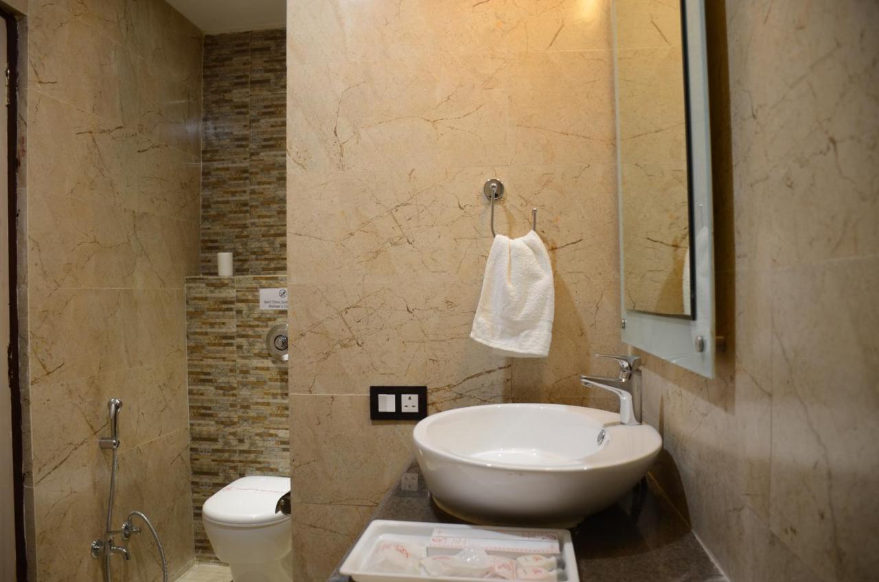 Puja Residency Hotel Varanasi Exterior foto