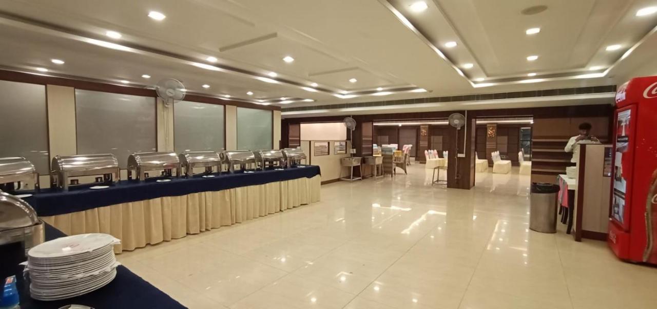 Puja Residency Hotel Varanasi Exterior foto
