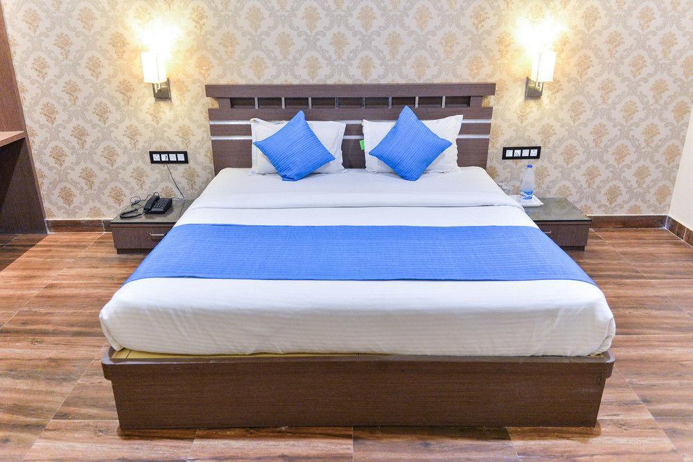 Puja Residency Hotel Varanasi Exterior foto