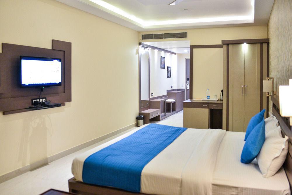 Puja Residency Hotel Varanasi Exterior foto