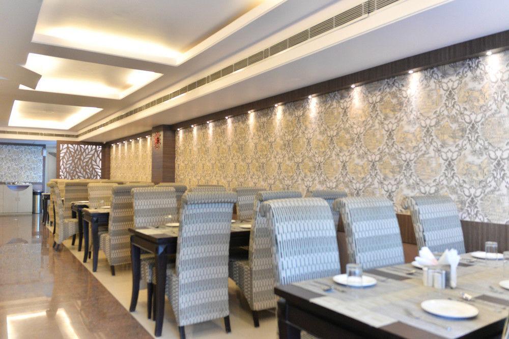 Puja Residency Hotel Varanasi Exterior foto