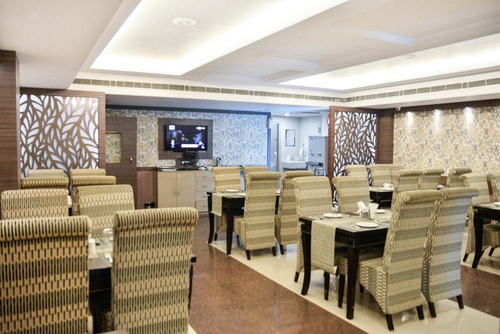 Puja Residency Hotel Varanasi Exterior foto