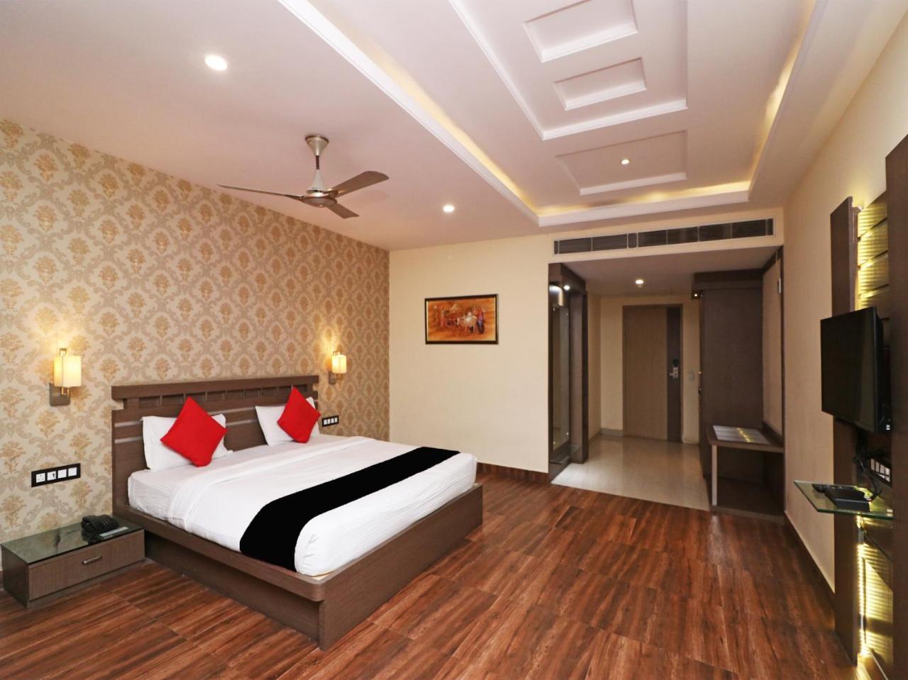Puja Residency Hotel Varanasi Exterior foto